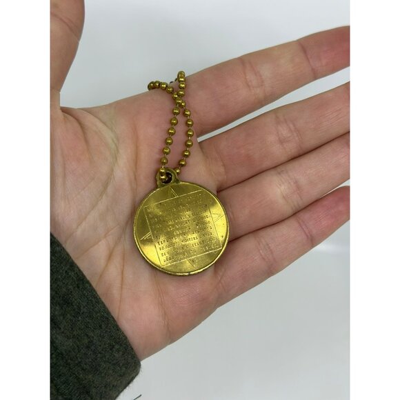 VTG Empire State World's Famous Building Keychain | Gold Tone Medallion Souvenir - Picture 2 of 4